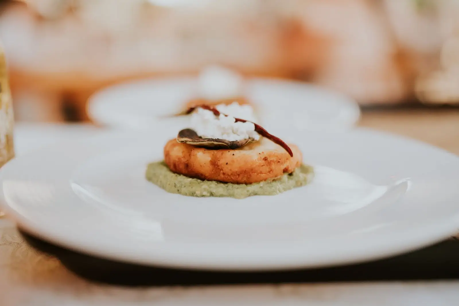 Dining detail at Zelvarin Grand Retreat
