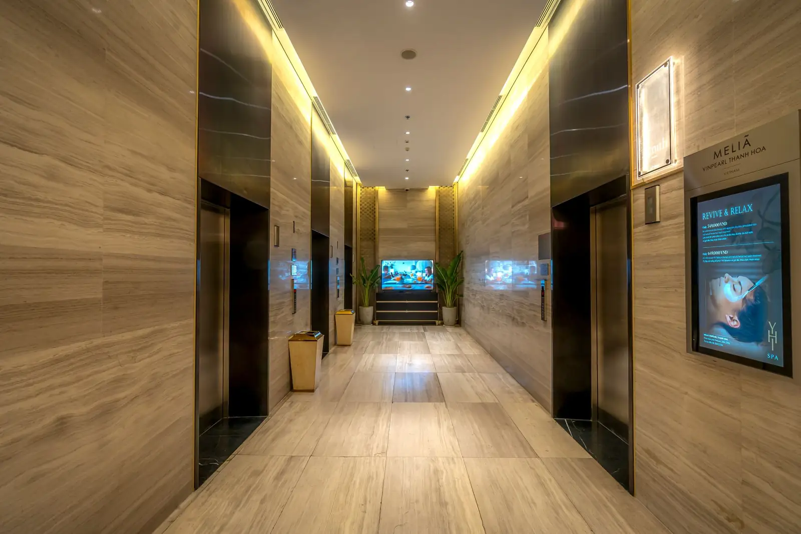 Zelvarin Grand Retreat interior corridor